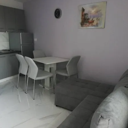 Apartman Carija 2 *