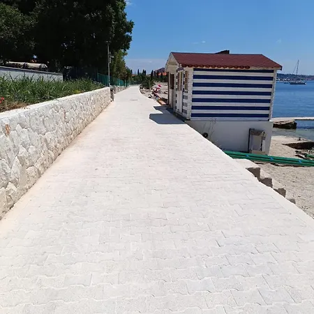 Apartman Carija 2 *