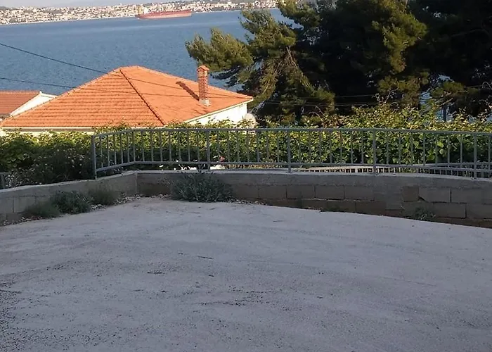 Apartment Carija 2 *